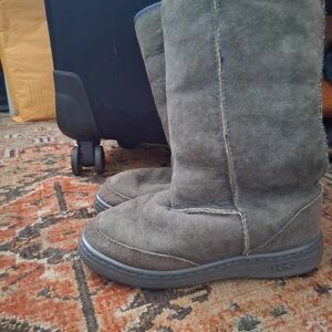 UGG Women's Gray Winter Boots